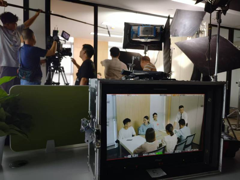 金秀TVC拍摄公司：科技产品视觉化大师，诠释未来感与功能美学